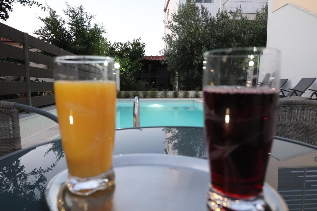 Sunshine Rooms And Suites Vrasná 外观 照片