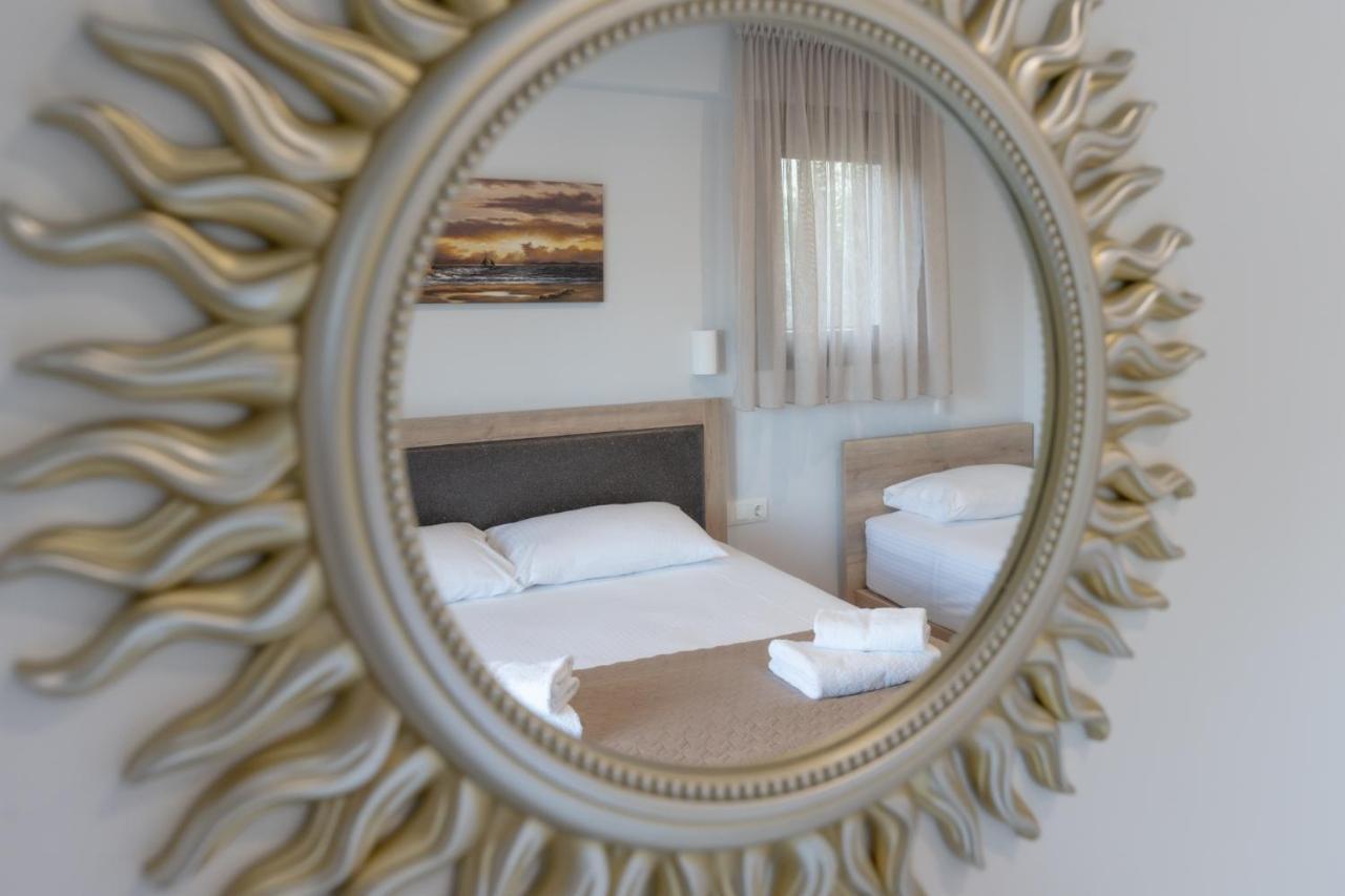 Sunshine Rooms And Suites Vrasná 外观 照片