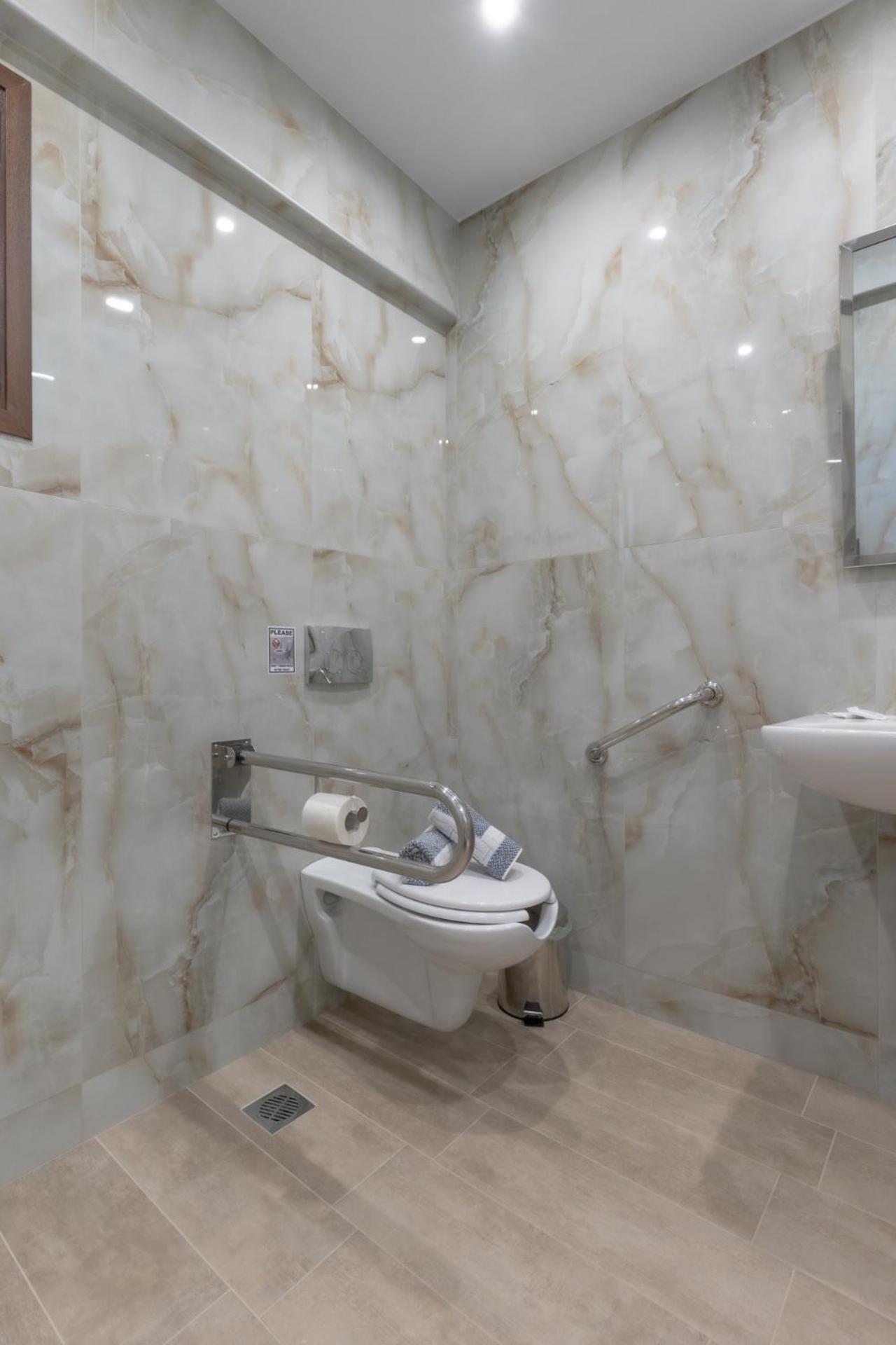 Sunshine Rooms And Suites Vrasná 外观 照片