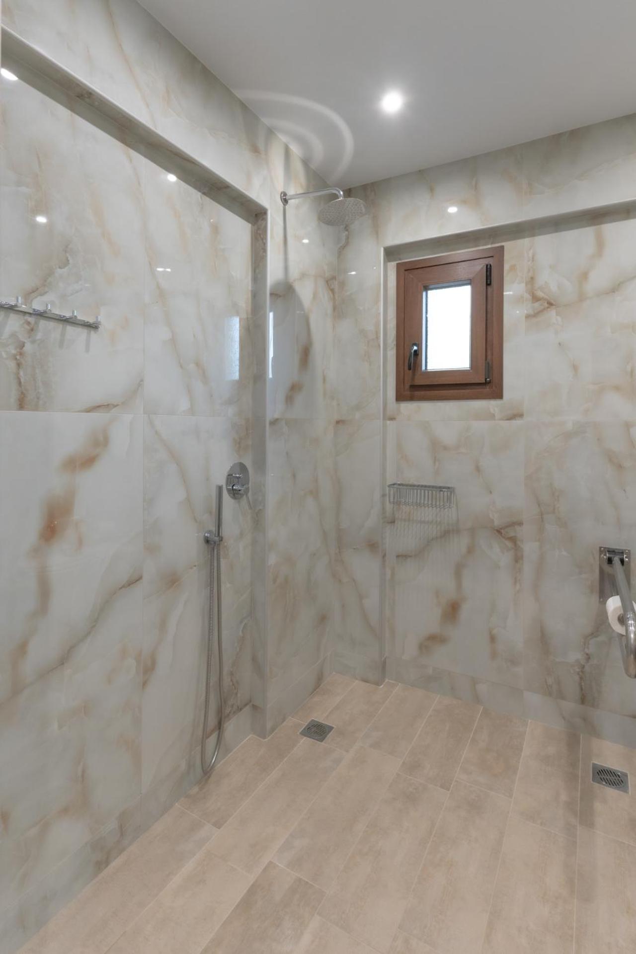 Sunshine Rooms And Suites Vrasná 外观 照片