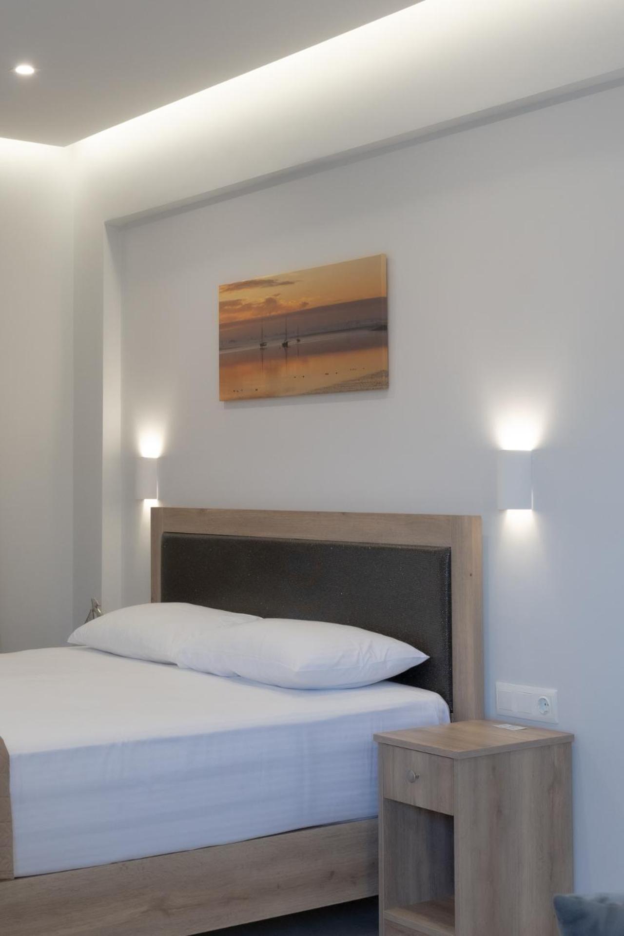 Sunshine Rooms And Suites Vrasná 外观 照片