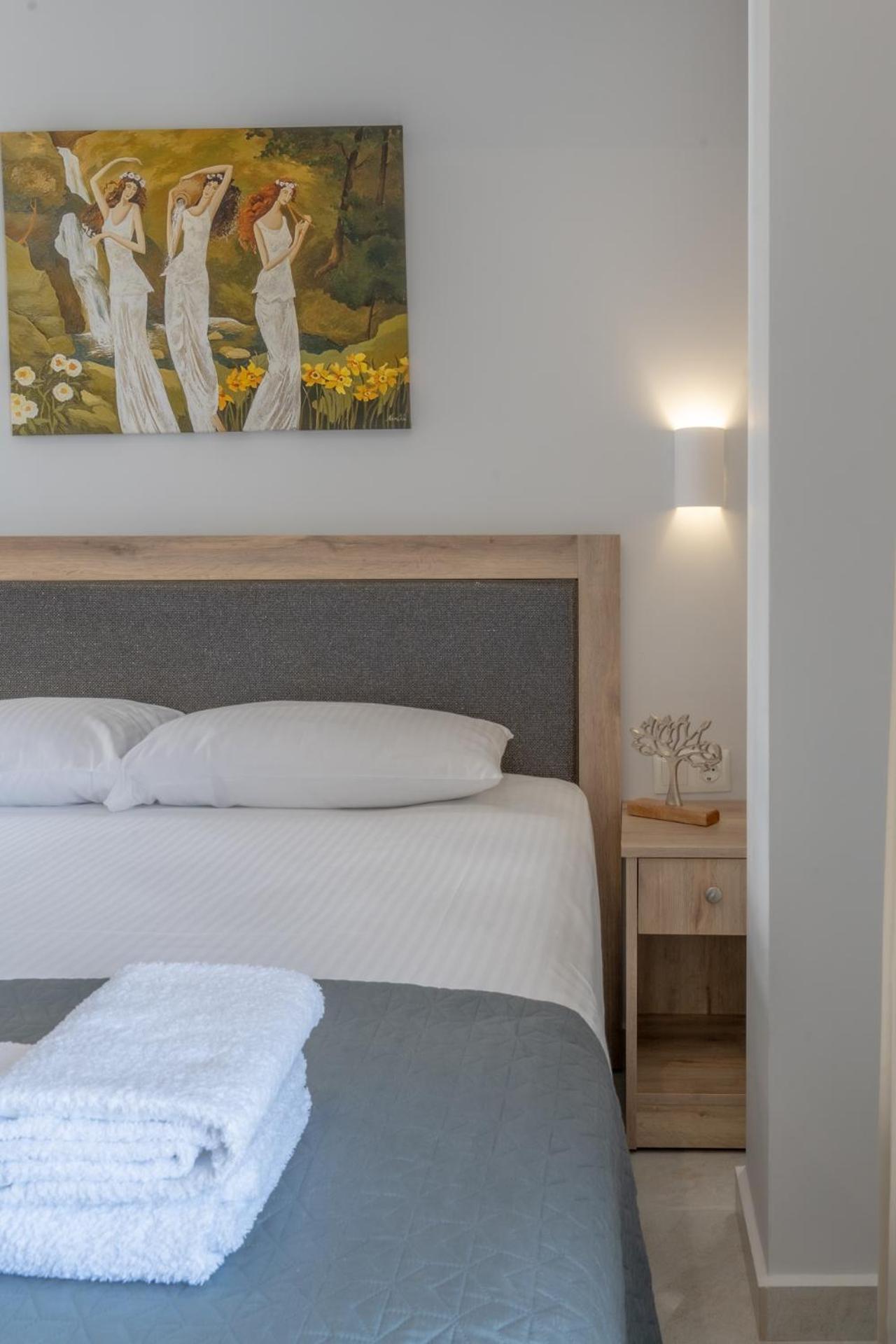 Sunshine Rooms And Suites Vrasná 外观 照片