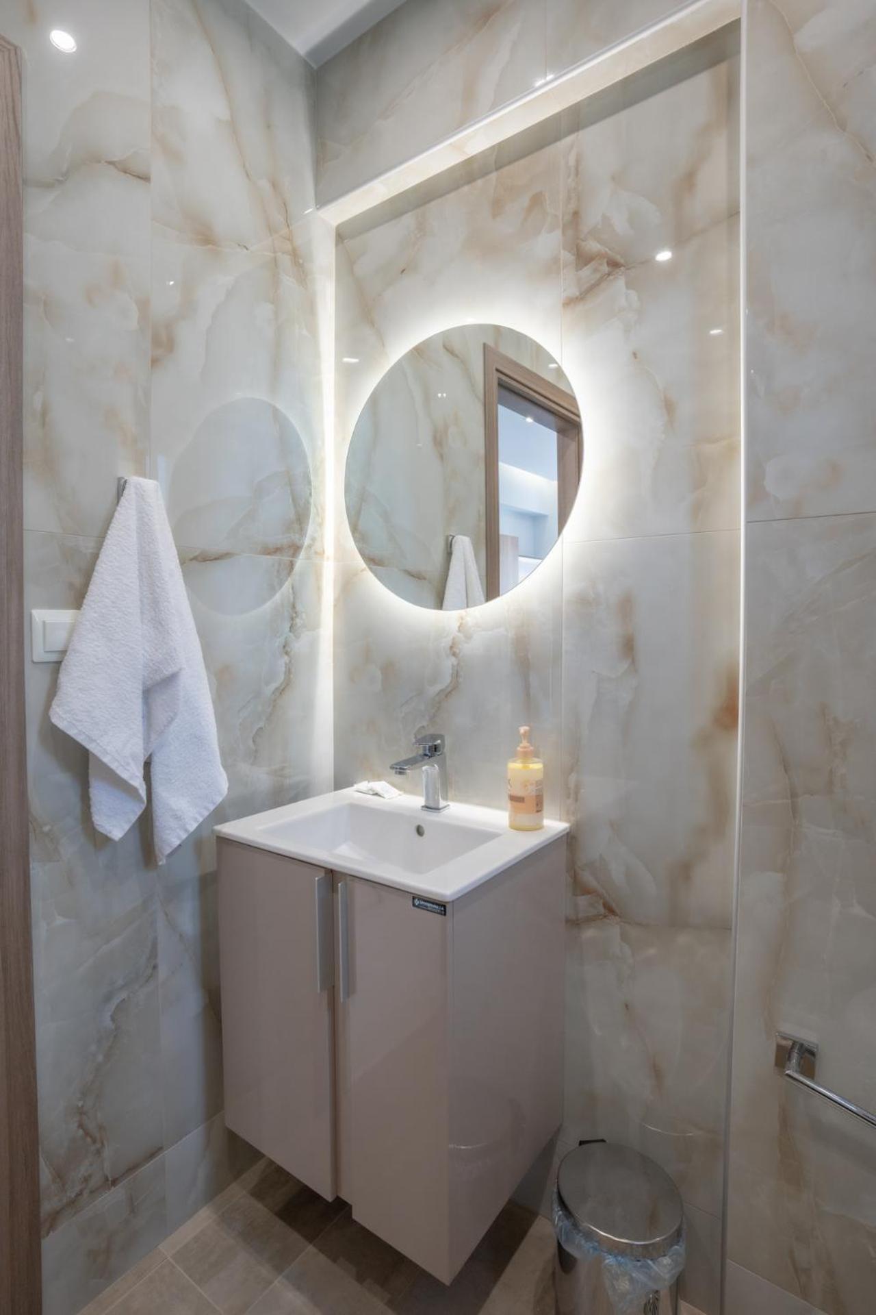 Sunshine Rooms And Suites Vrasná 外观 照片