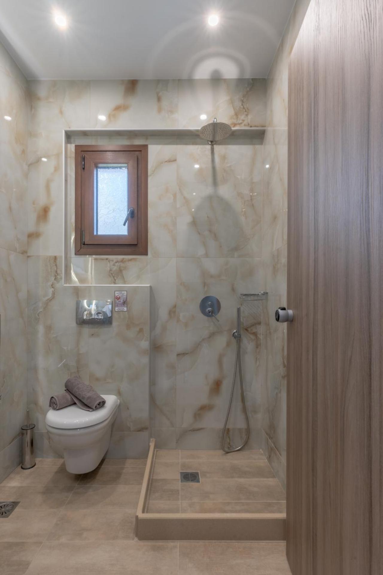 Sunshine Rooms And Suites Vrasná 外观 照片