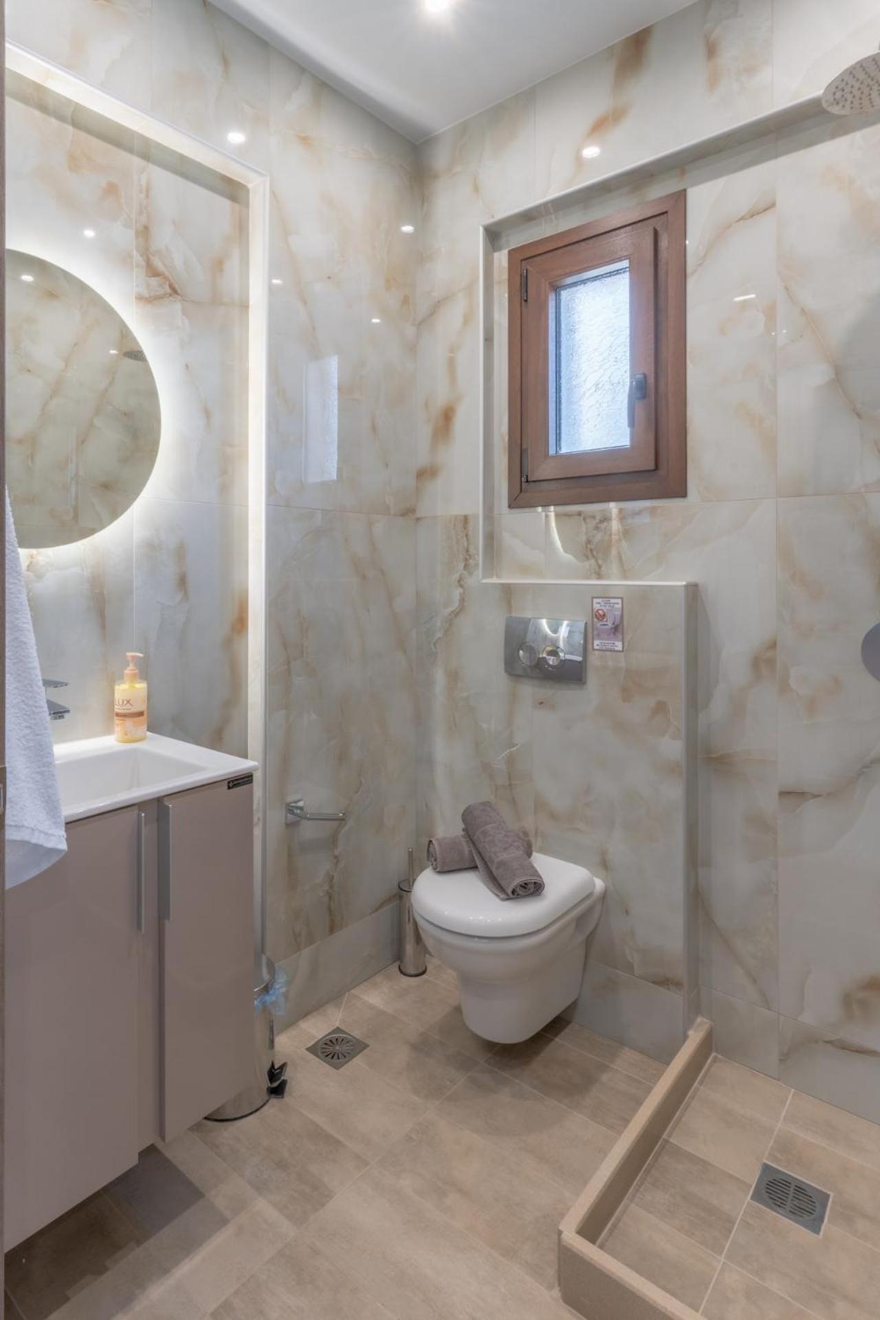 Sunshine Rooms And Suites Vrasná 外观 照片
